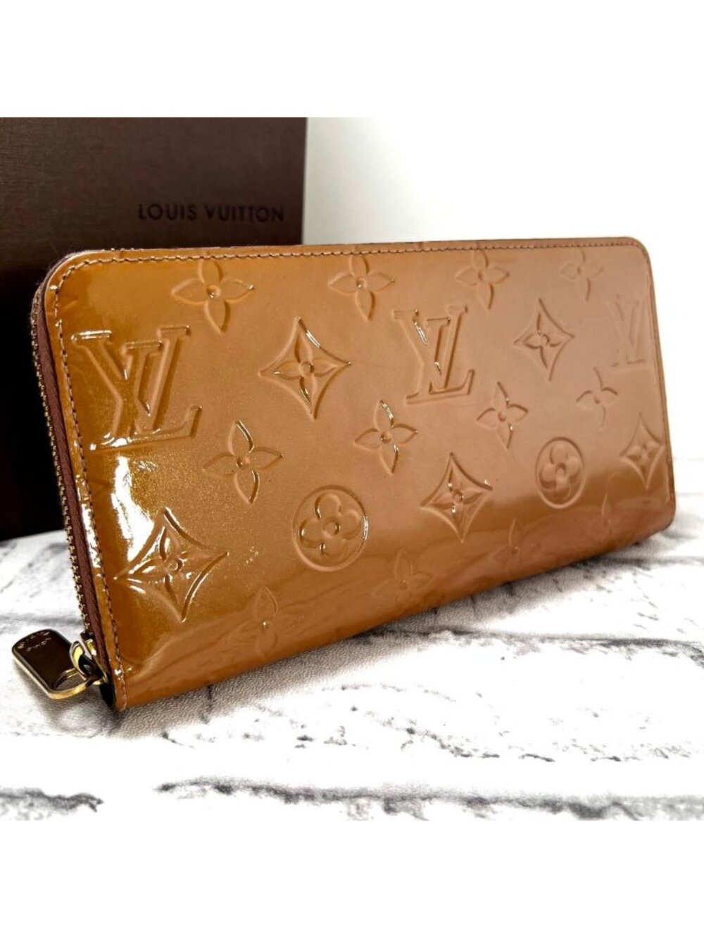 Louis Vuitton Near Vernis Rose Vereur Zippy Wallet